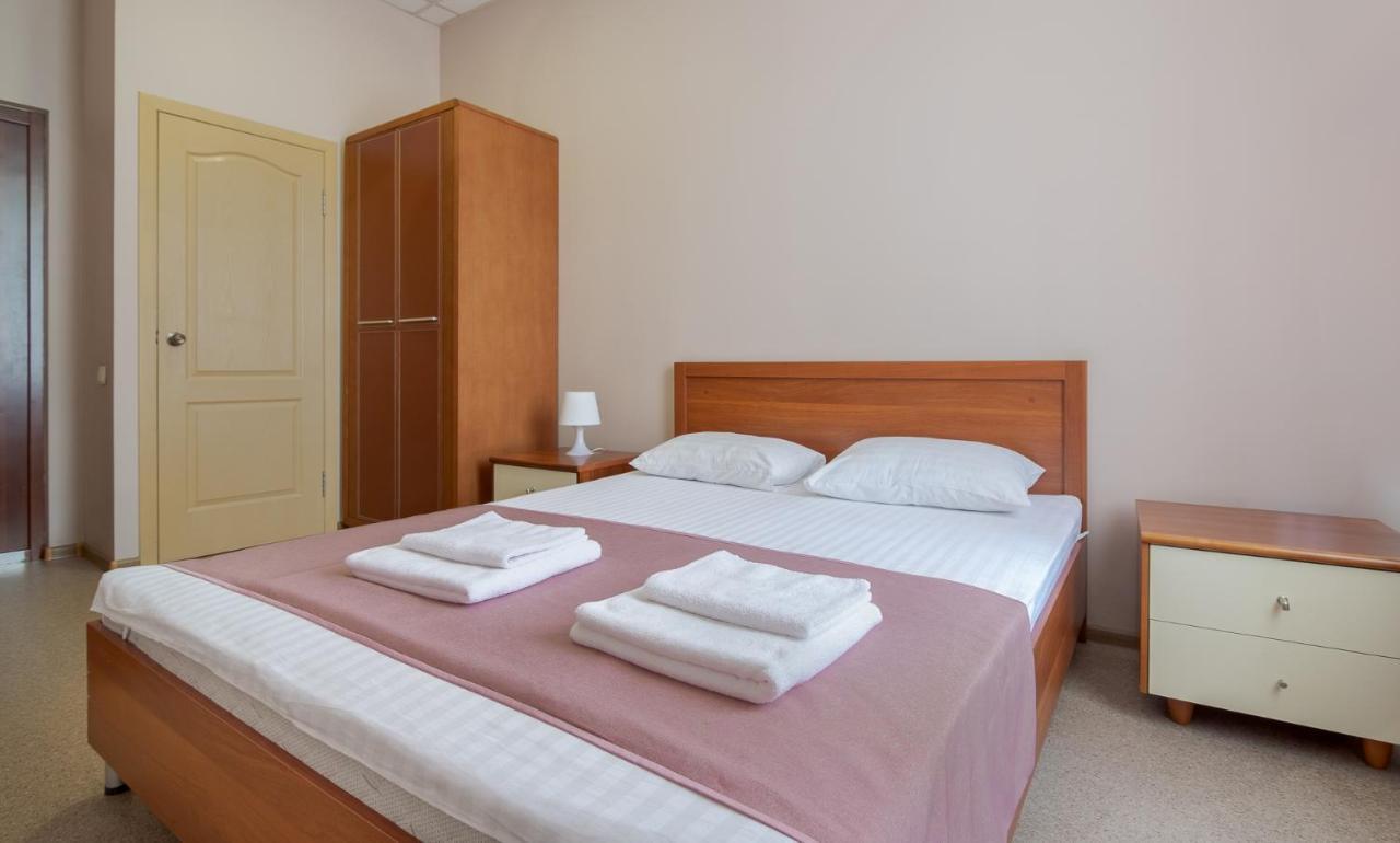 Hotel Gostinyj Dom Kharkiv Exterior photo